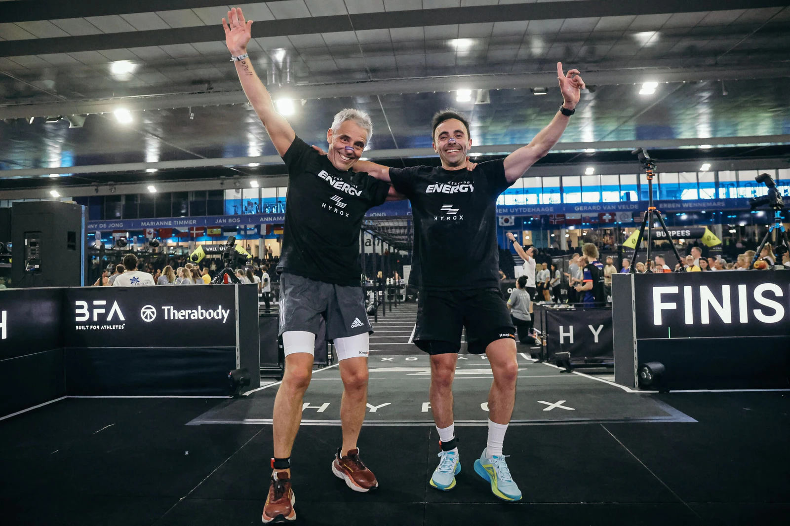 Fitnessclub Energy deelnemers bij HYROX in Thialf